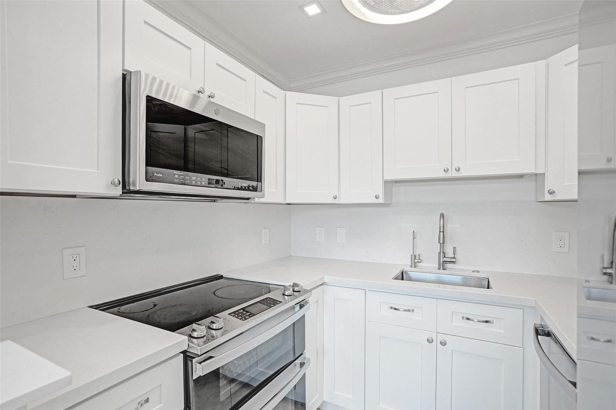 1001 North Riverside Drive, Unit 304 Pompano Beach, FL 33062 - Photo 29 of 49 Photo 29