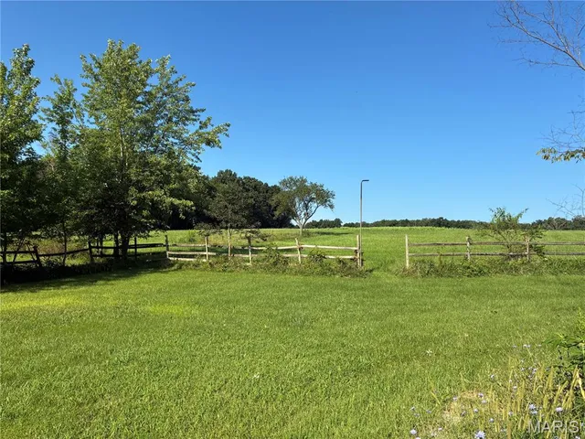 $600,000 | 14144 Hwy East, Curryville, MO 63339
