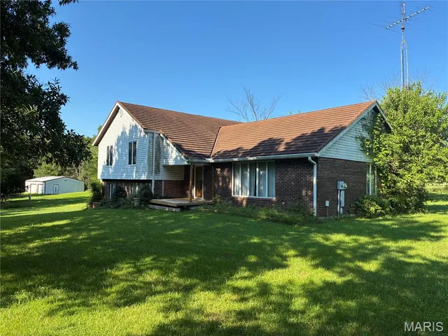 $600,000 | 14144 Hwy East, Curryville, MO 63339