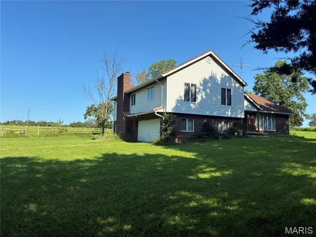 $600,000 | 14144 Hwy East, Curryville, MO 63339