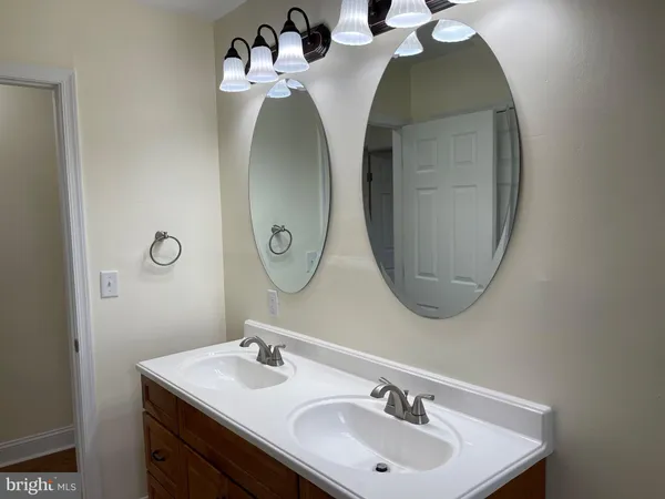 $238,500 | 12460 Somerset Avenue, Princess Anne, MD 21853