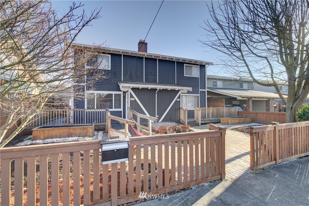 126 Pelly Avenue North, Unit AB Renton, WA 98057 - Photo 20 of 23 a view of a house with a deck