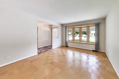 $389,900 | 241 Brookhaven Drive, Elk Grove Village, IL 60007