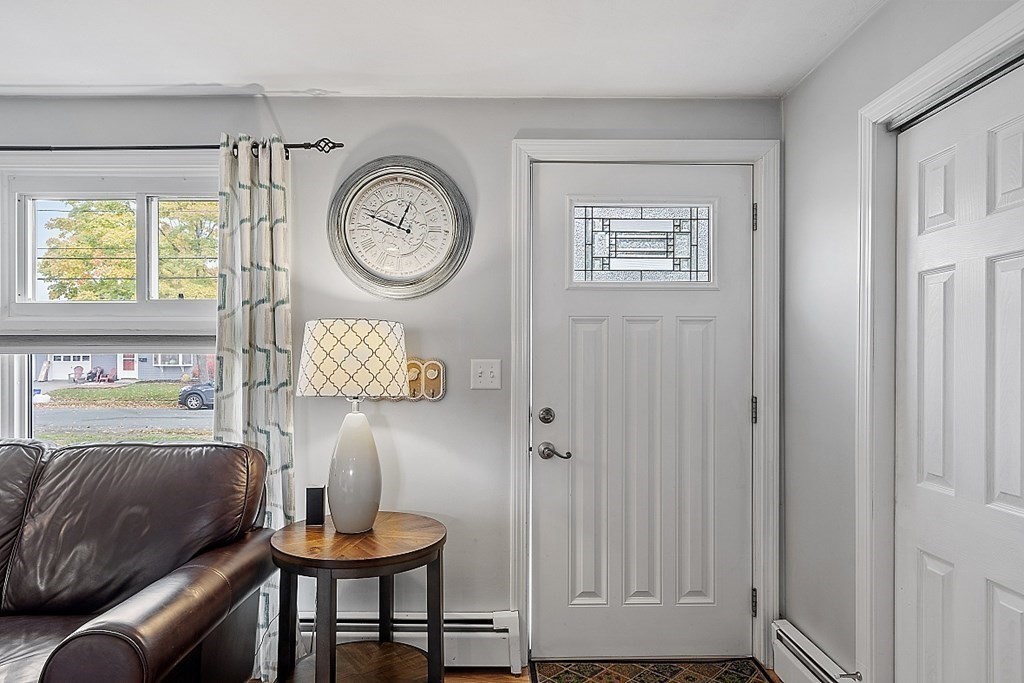 28 Amherst Road Beverly, MA 01915 - Photo 3 of 25 Gallery Image 3