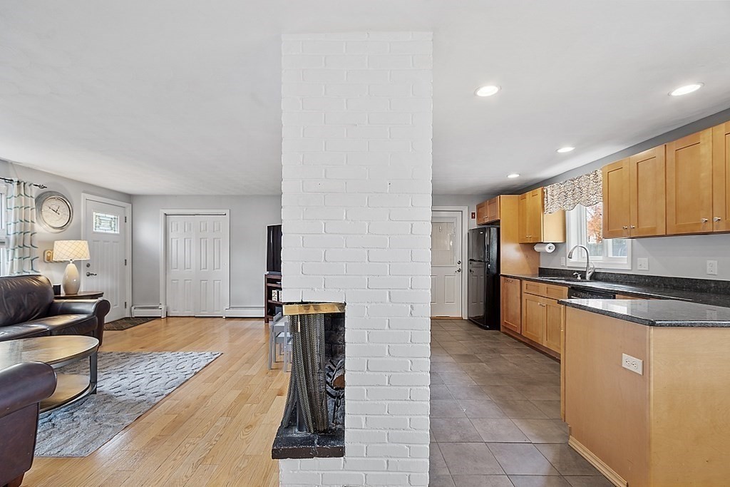 28 Amherst Road Beverly, MA 01915 - Photo 6 of 25 Gallery Image 6