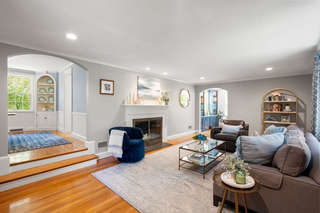14 Standish Road Wellesley, MA 02481 - Photo 6 of 36 Gallery Image 6