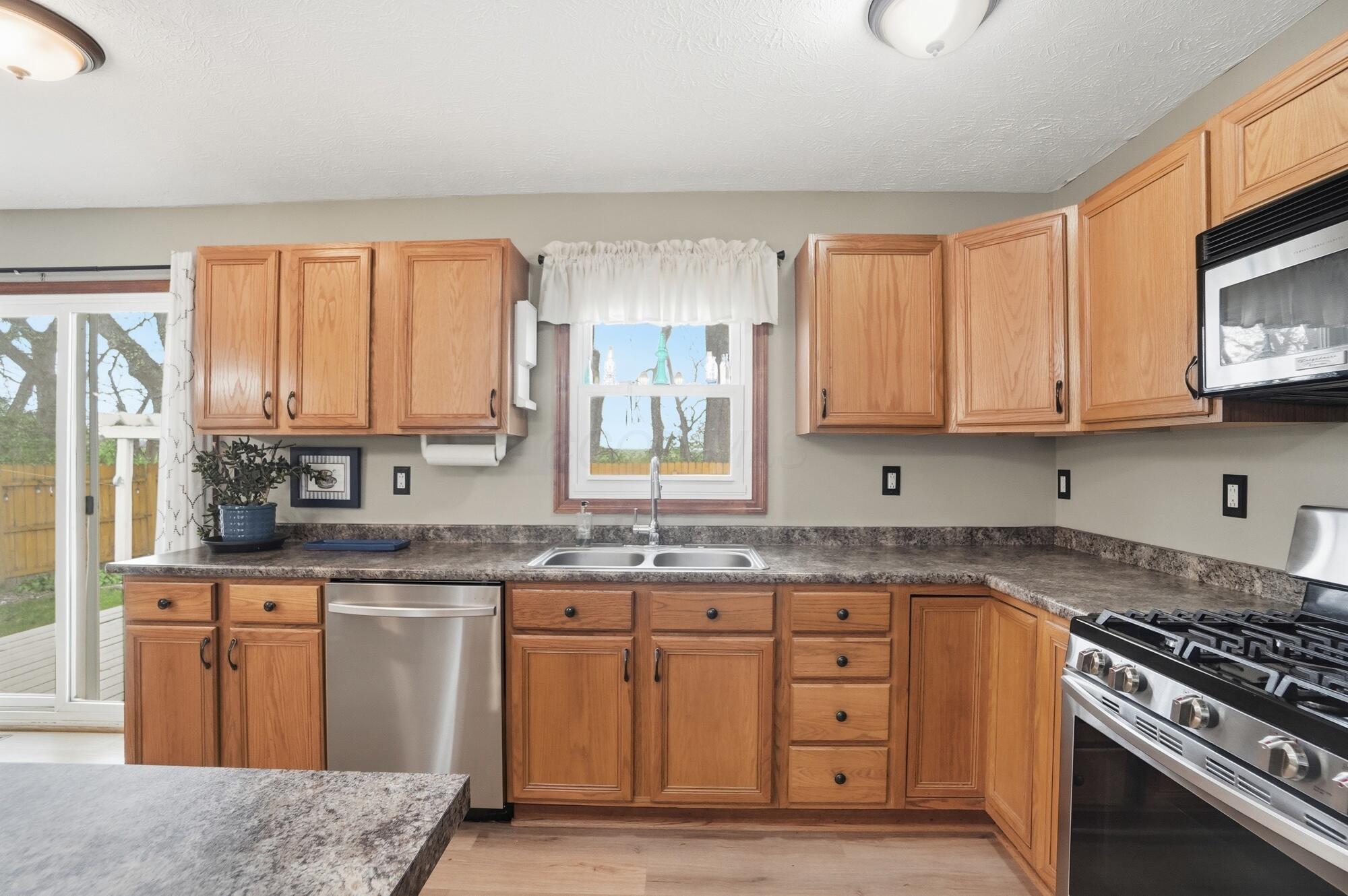 5014 Lee Road Ashville, OH 43103 - Photo 13 of 53 079