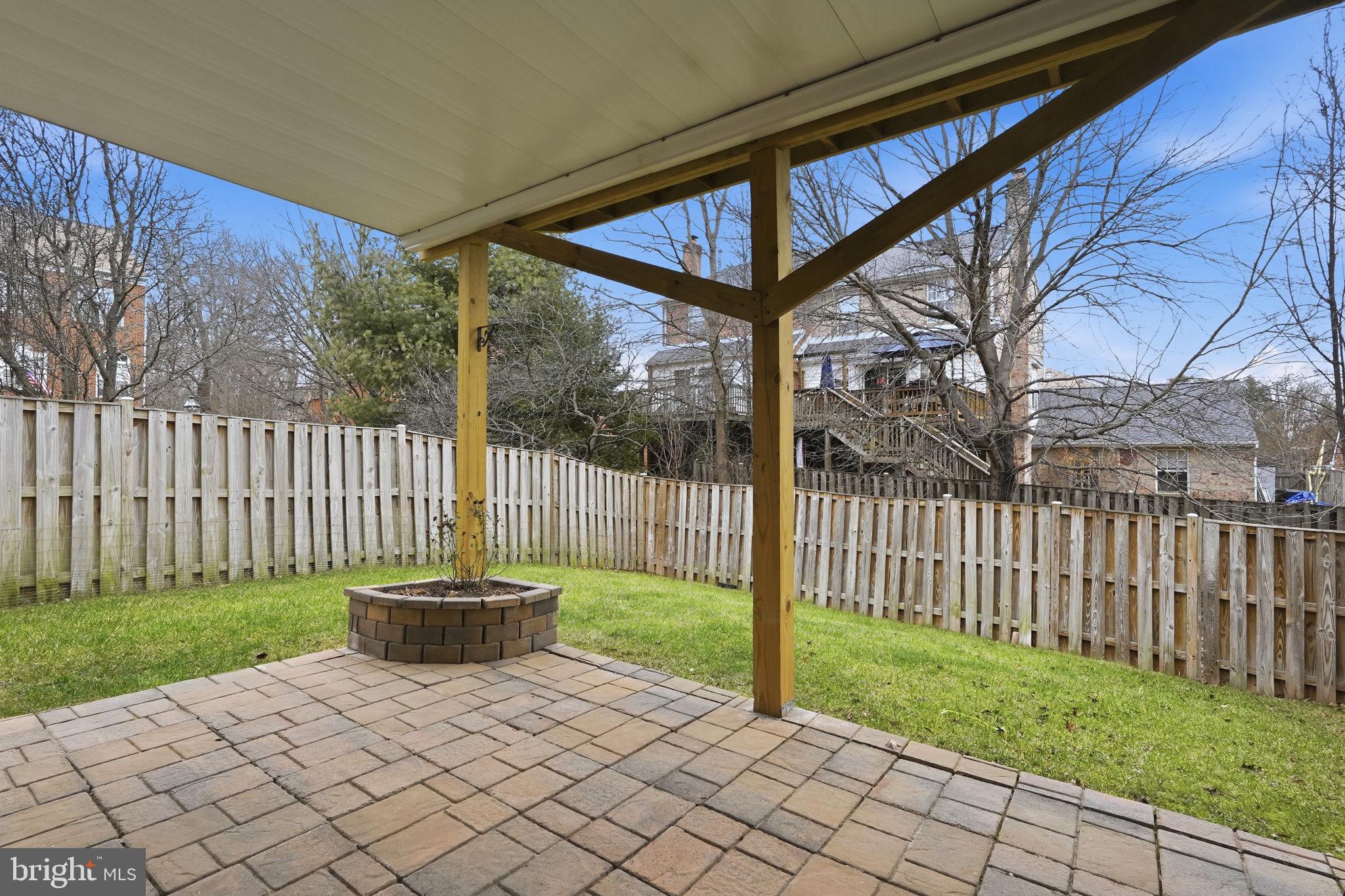 46600 Chase View Terrace Sterling, VA 20164 - Photo 37 of 38 a view of a backyard with wooden fence
