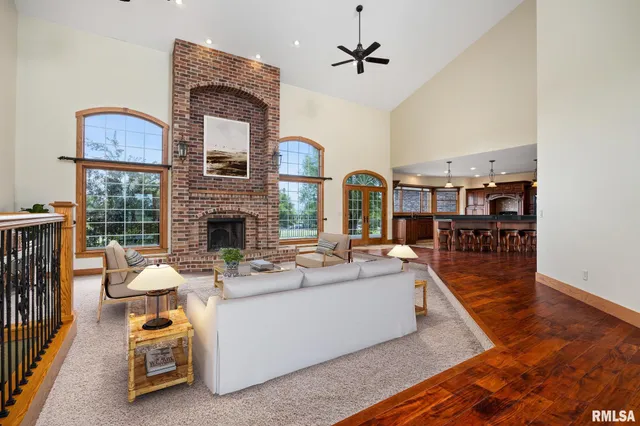 $995,000 | 2988 North 400 East Road, McLean, IL 61754