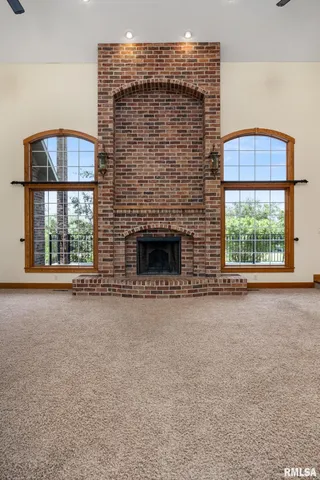 $995,000 | 2988 North 400 East Road, McLean, IL 61754
