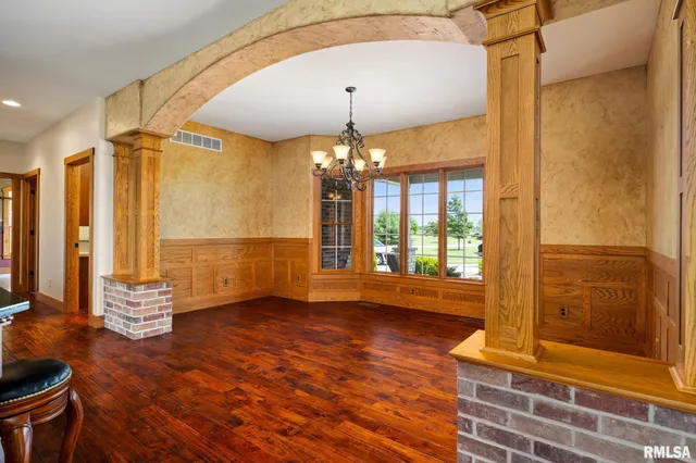 $995,000 | 2988 North 400 East Road, McLean, IL 61754