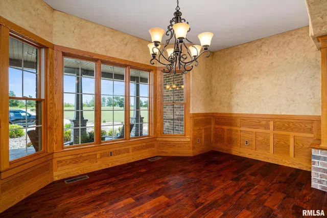 $995,000 | 2988 North 400 East Road, McLean, IL 61754