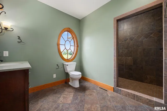 $995,000 | 2988 North 400 East Road, McLean, IL 61754