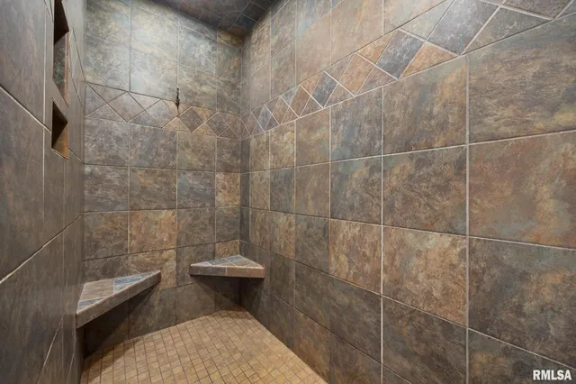 $995,000 | 2988 North 400 East Road, McLean, IL 61754