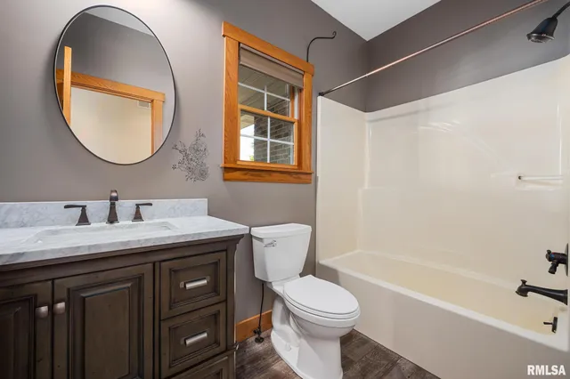 $995,000 | 2988 North 400 East Road, McLean, IL 61754