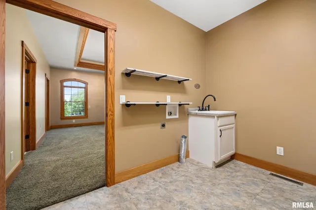 $995,000 | 2988 North 400 East Road, McLean, IL 61754