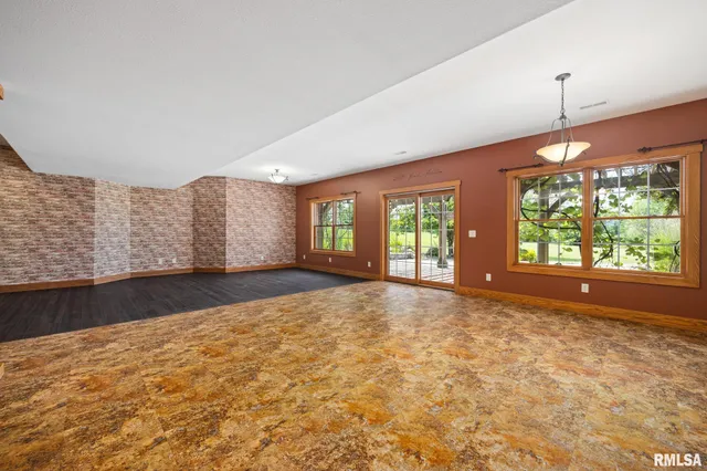 $995,000 | 2988 North 400 East Road, McLean, IL 61754