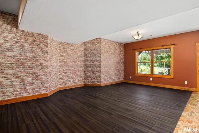 $995,000 | 2988 North 400 East Road, McLean, IL 61754