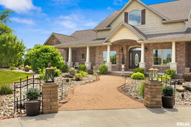 $995,000 | 2988 North 400 East Road, McLean, IL 61754