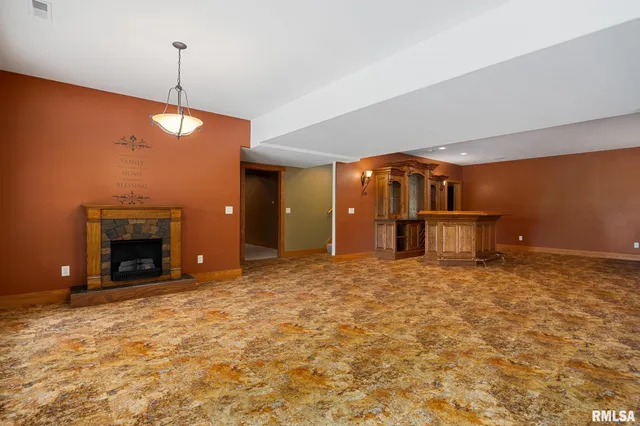 $995,000 | 2988 North 400 East Road, McLean, IL 61754