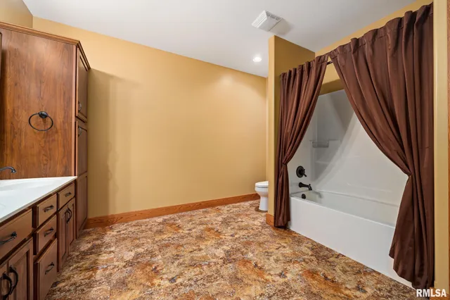 $995,000 | 2988 North 400 East Road, McLean, IL 61754