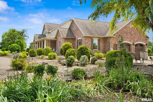 $995,000 | 2988 North 400 East Road, McLean, IL 61754