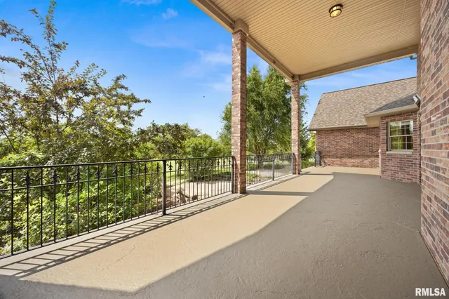 $995,000 | 2988 North 400 East Road, McLean, IL 61754