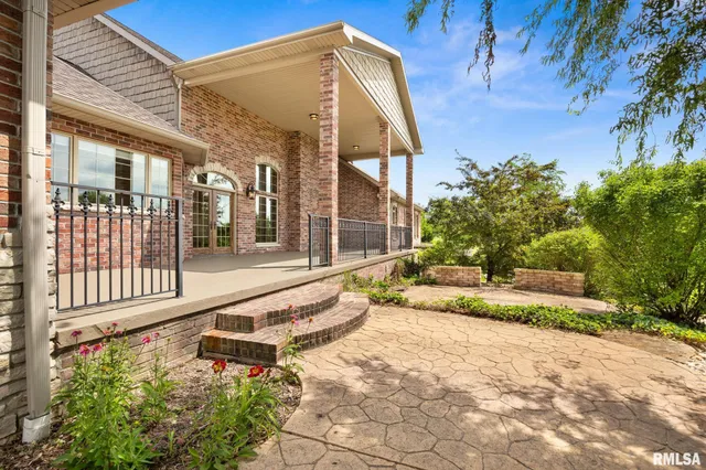 $995,000 | 2988 North 400 East Road, McLean, IL 61754