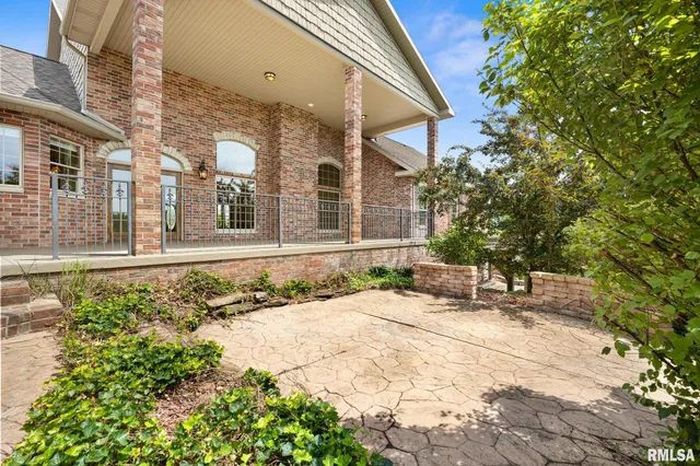 $995,000 | 2988 North 400 East Road, McLean, IL 61754