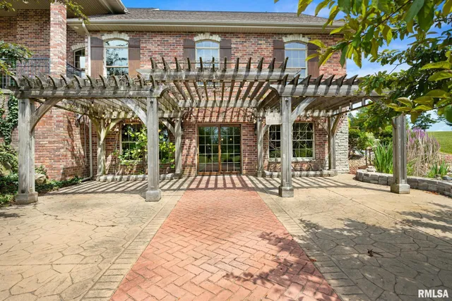 $995,000 | 2988 North 400 East Road, McLean, IL 61754