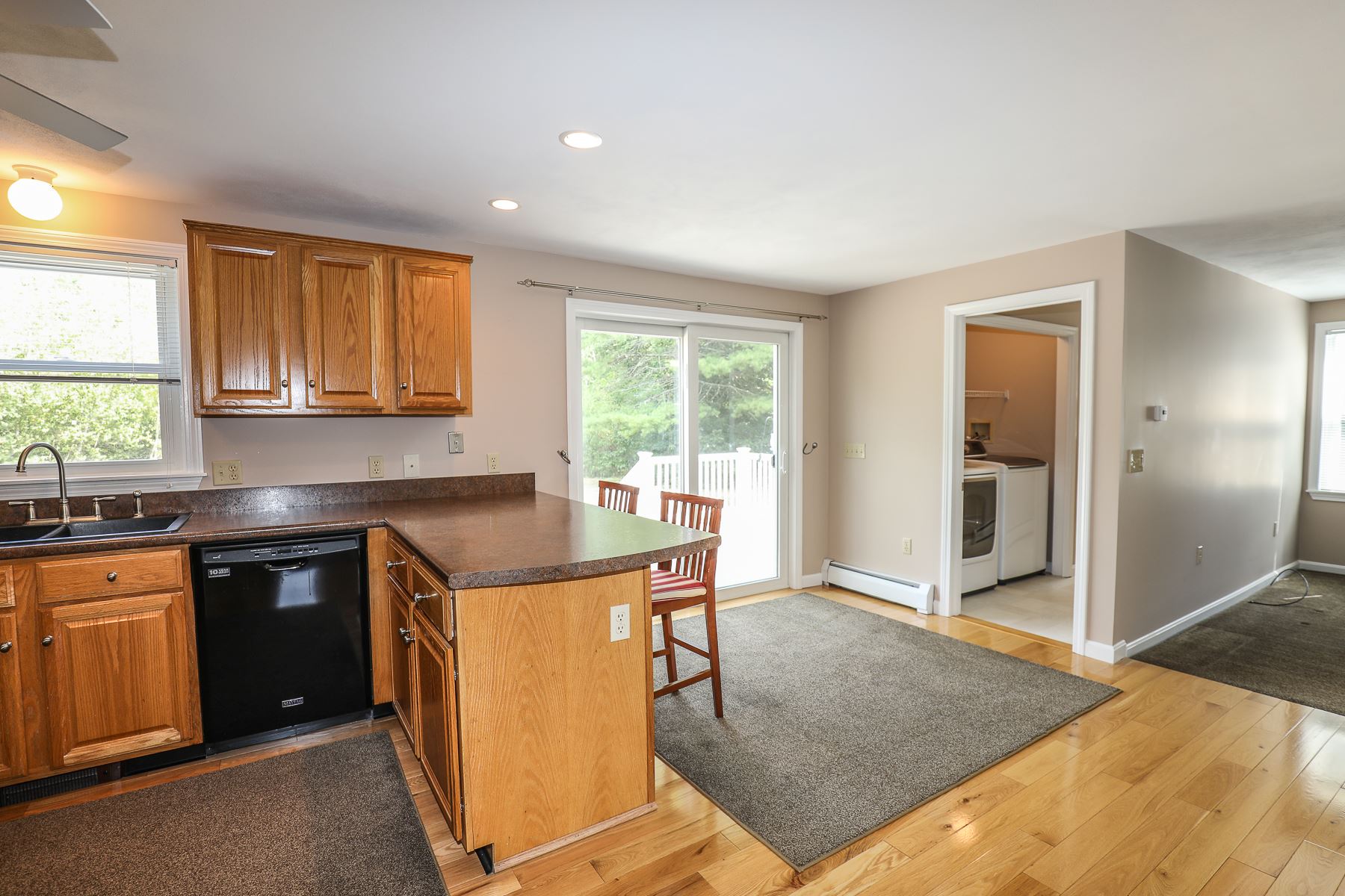96 Tallant Road Pelham, NH 03076 - Photo 11 of 39