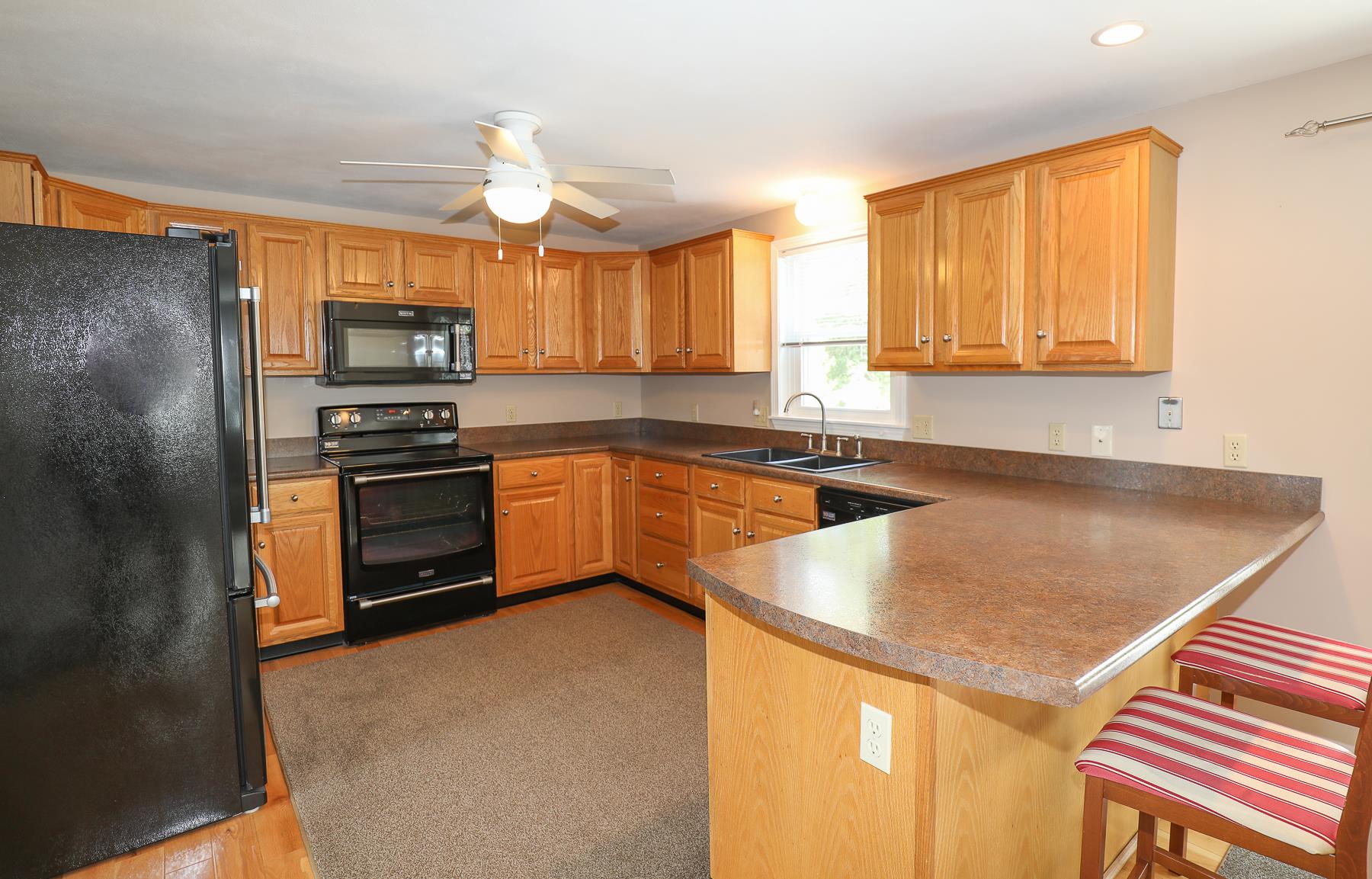 96 Tallant Road Pelham, NH 03076 - Photo 12 of 39