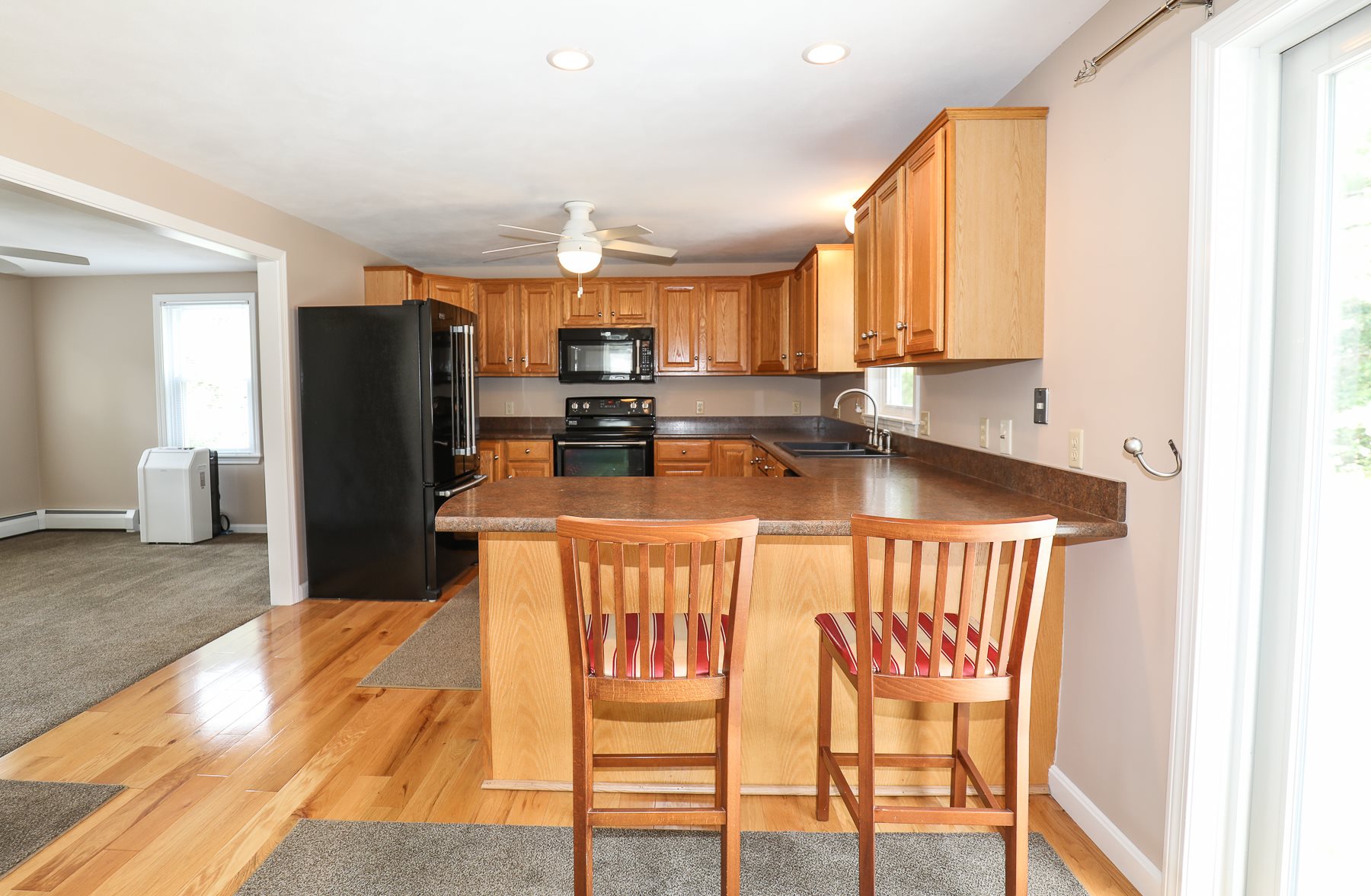 96 Tallant Road Pelham, NH 03076 - Photo 14 of 39