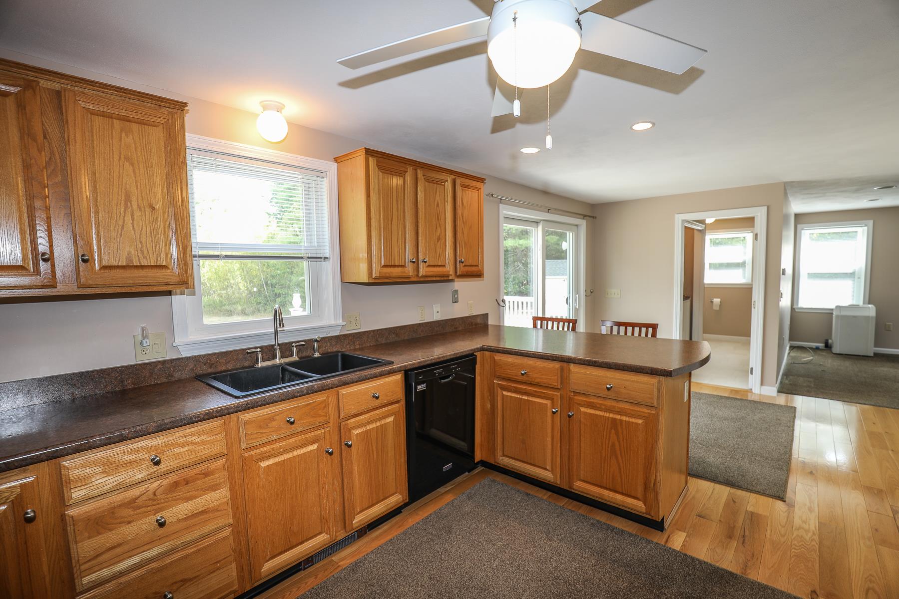 96 Tallant Road Pelham, NH 03076 - Photo 17 of 39