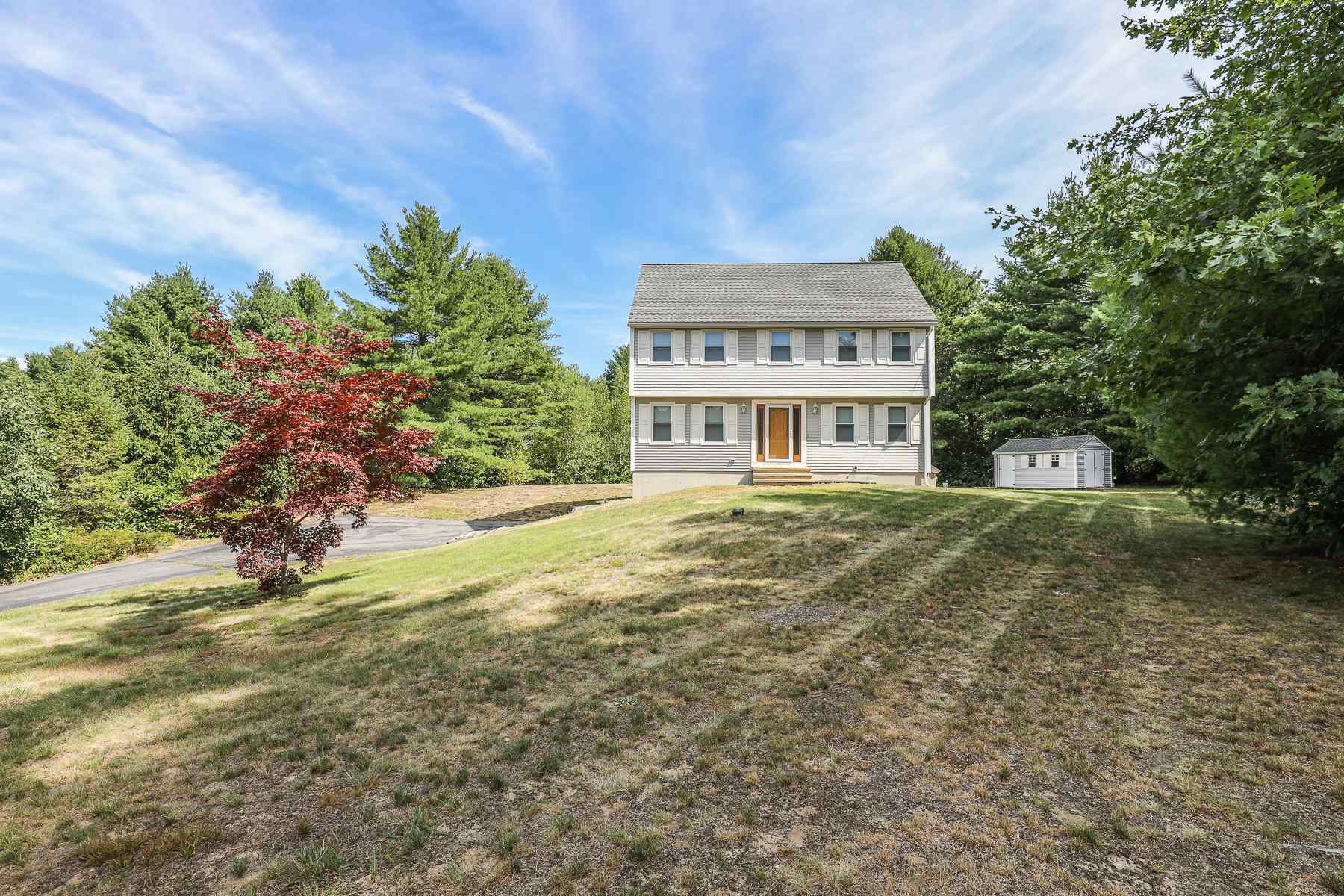96 Tallant Road Pelham, NH 03076 - Photo 3 of 39