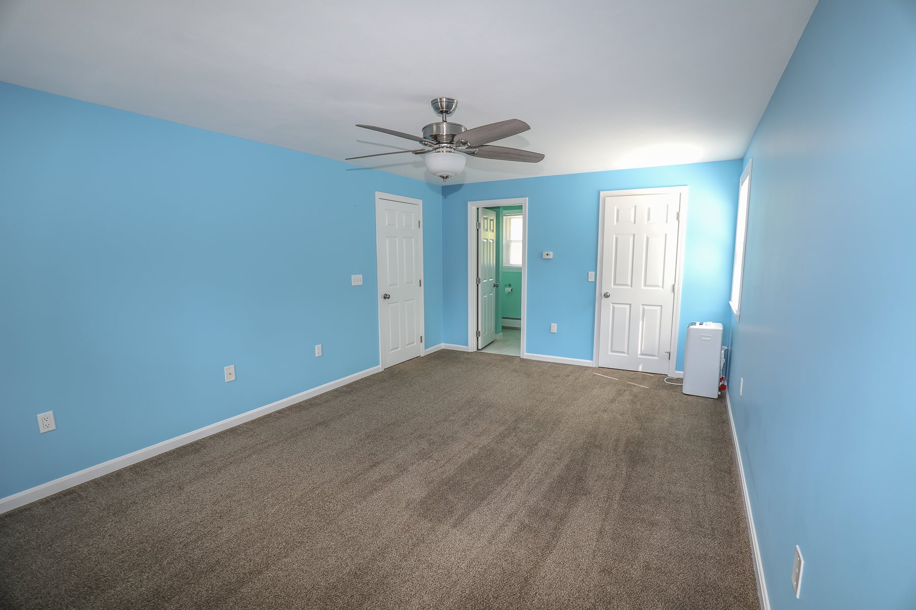 96 Tallant Road Pelham, NH 03076 - Photo 25 of 39