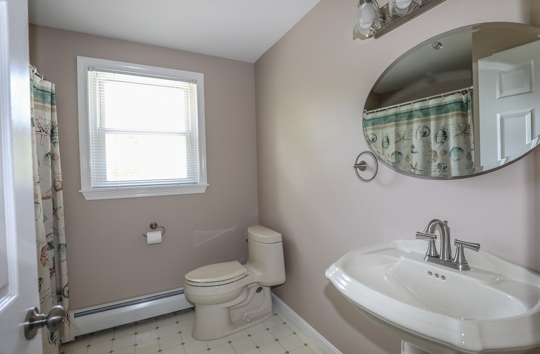 96 Tallant Road Pelham, NH 03076 - Photo 28 of 39