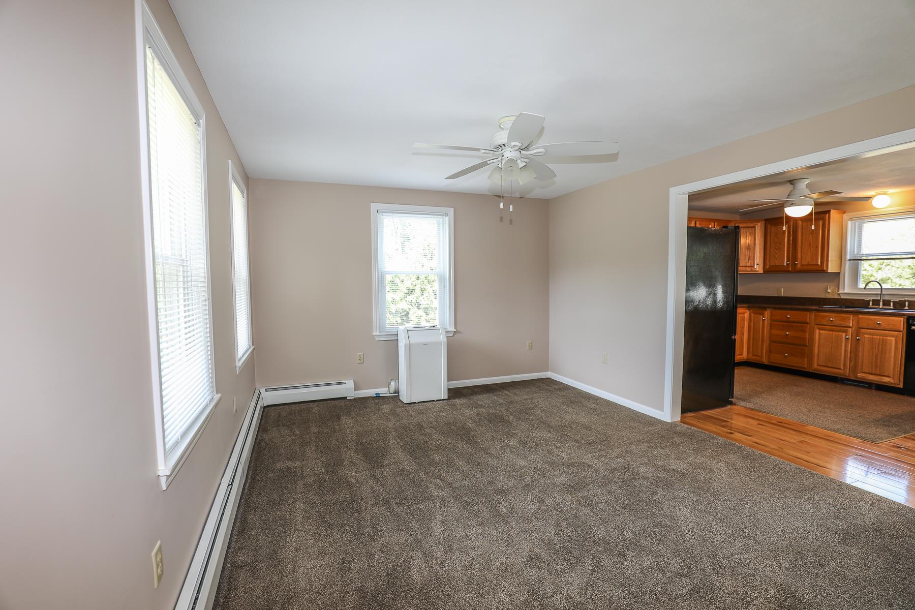 96 Tallant Road Pelham, NH 03076 - Photo 8 of 39