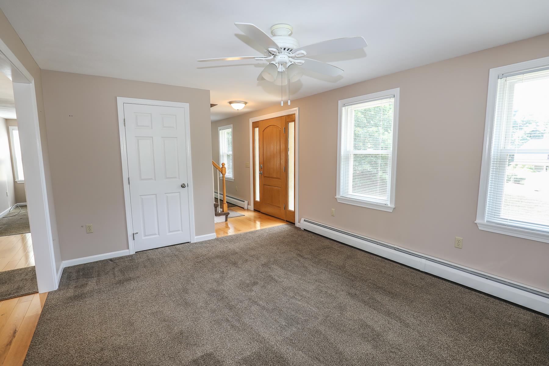 96 Tallant Road Pelham, NH 03076 - Photo 10 of 39