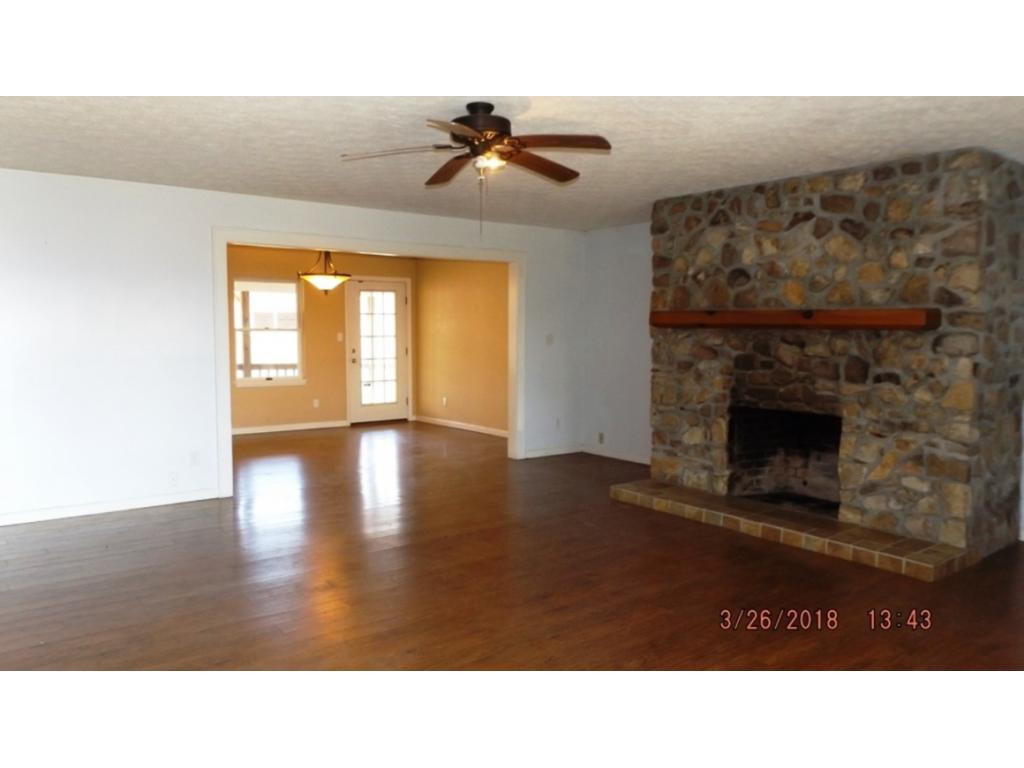 6919 Big Dry Run Road Butler, TN 37640 - Photo 12 of 26 Living Room