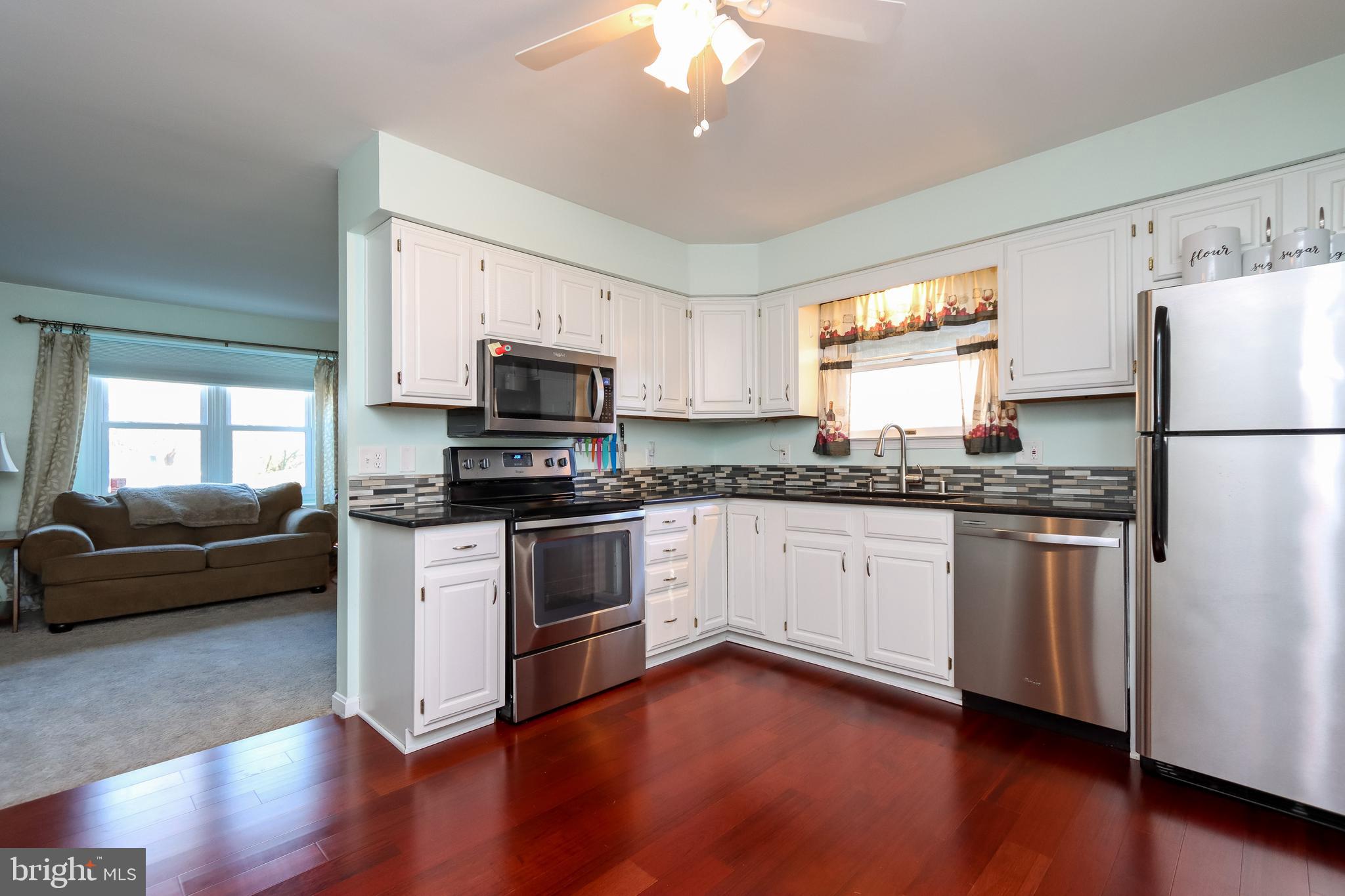 285 Hahn Road Westminster, MD 21157 - Photo 4 of 23 New hardwood flooring