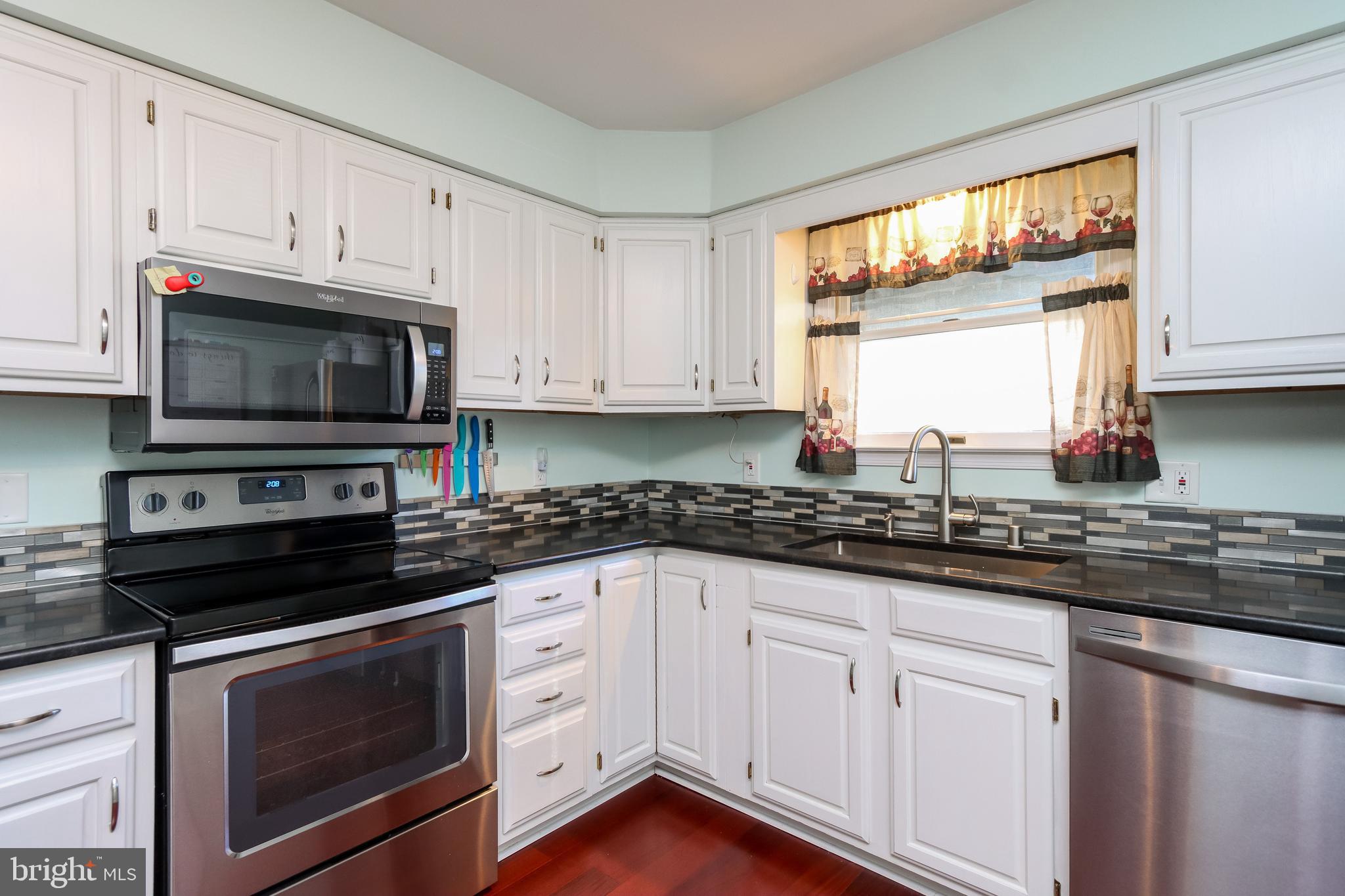 285 Hahn Road Westminster, MD 21157 - Photo 5 of 23 New Granite Counter tops