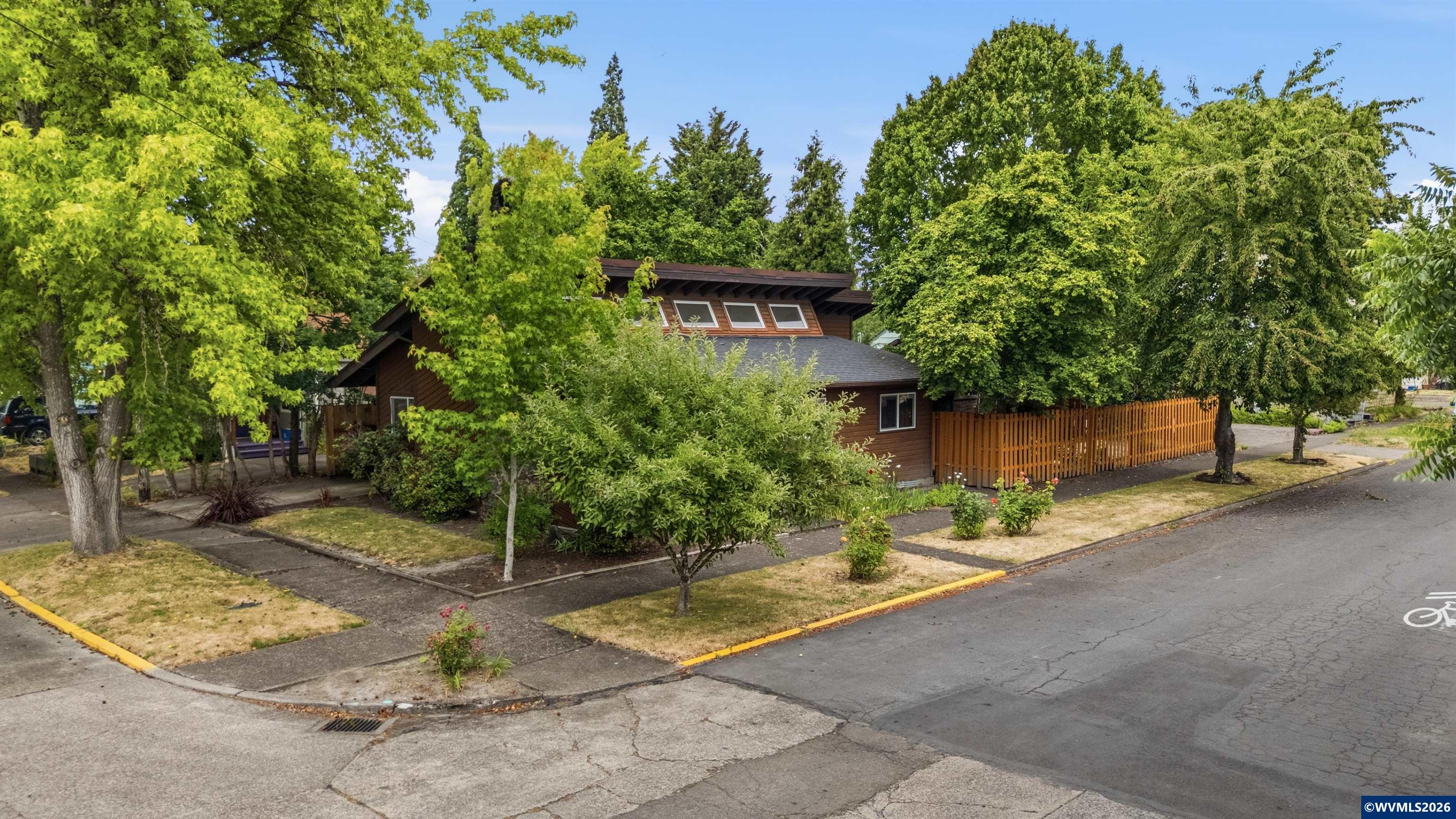 1663 Northwest Tyler Avenue Corvallis, OR 97330 - Photo 4 of 38