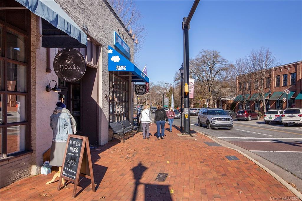 442 South Main Street, Unit 24 Davidson, NC 28036 - Photo 22 of 25 a view of a street with cars