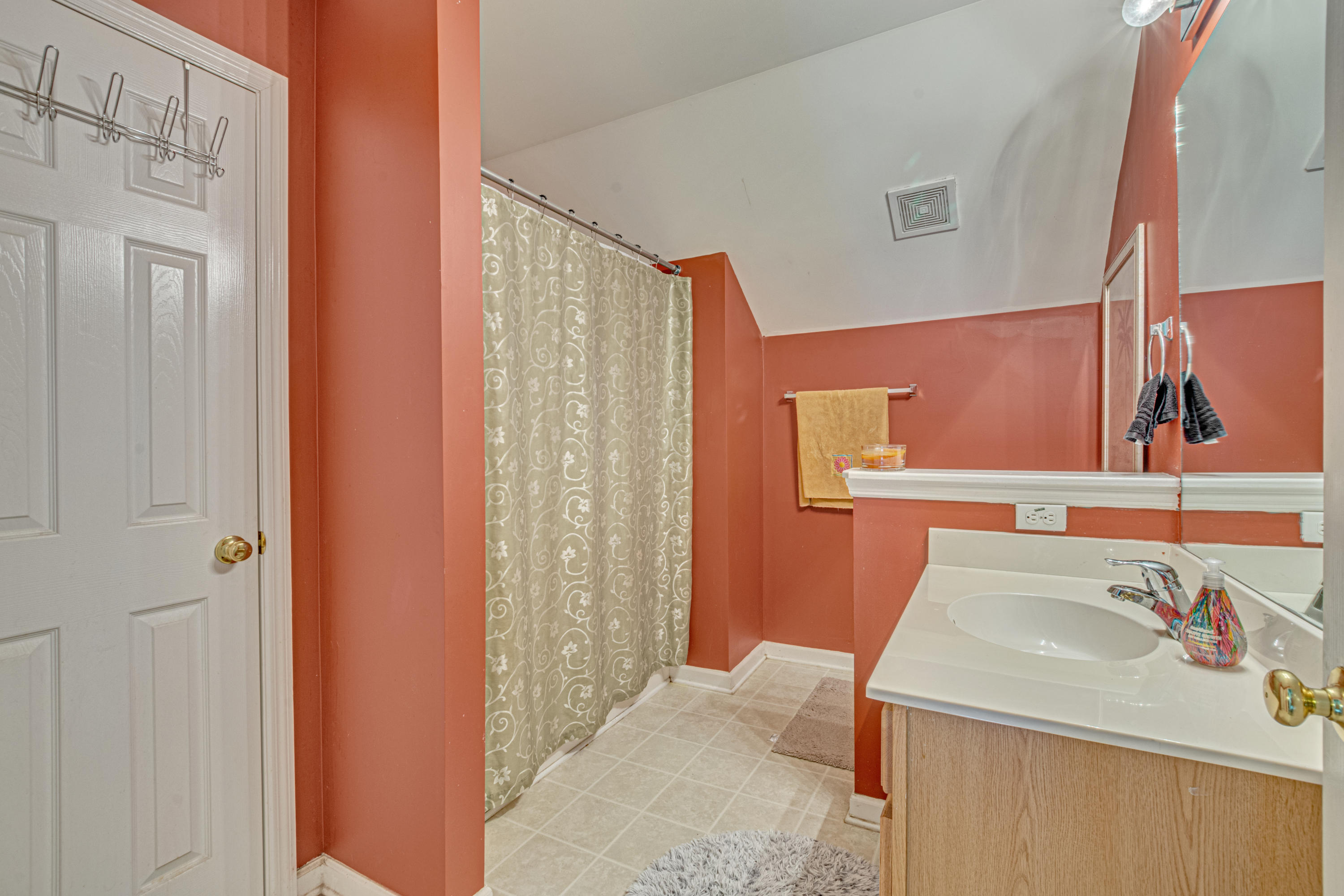 4852 Oak Leaf Road Summerville, SC 29485 - Photo 28 of 48 Upstairs Bath