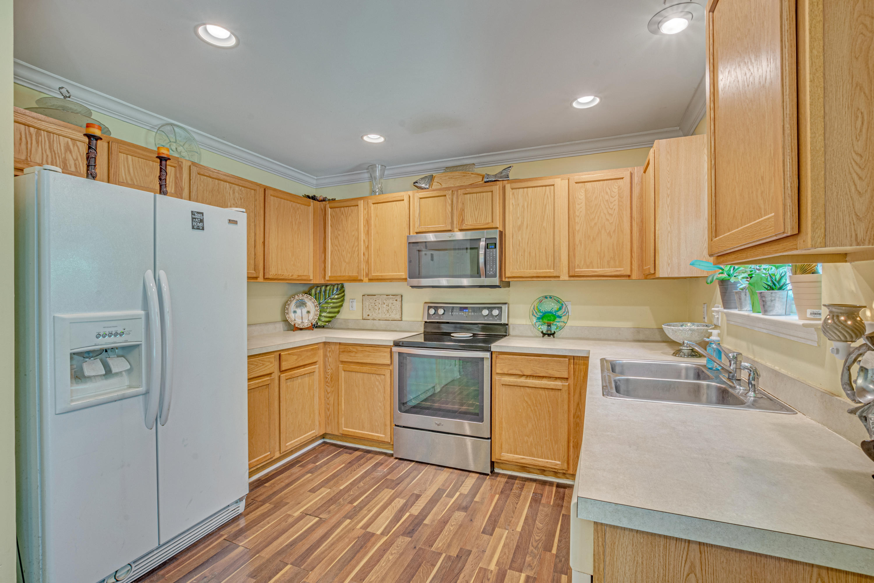 4852 Oak Leaf Road Summerville, SC 29485 - Photo 9 of 48 Kitchen