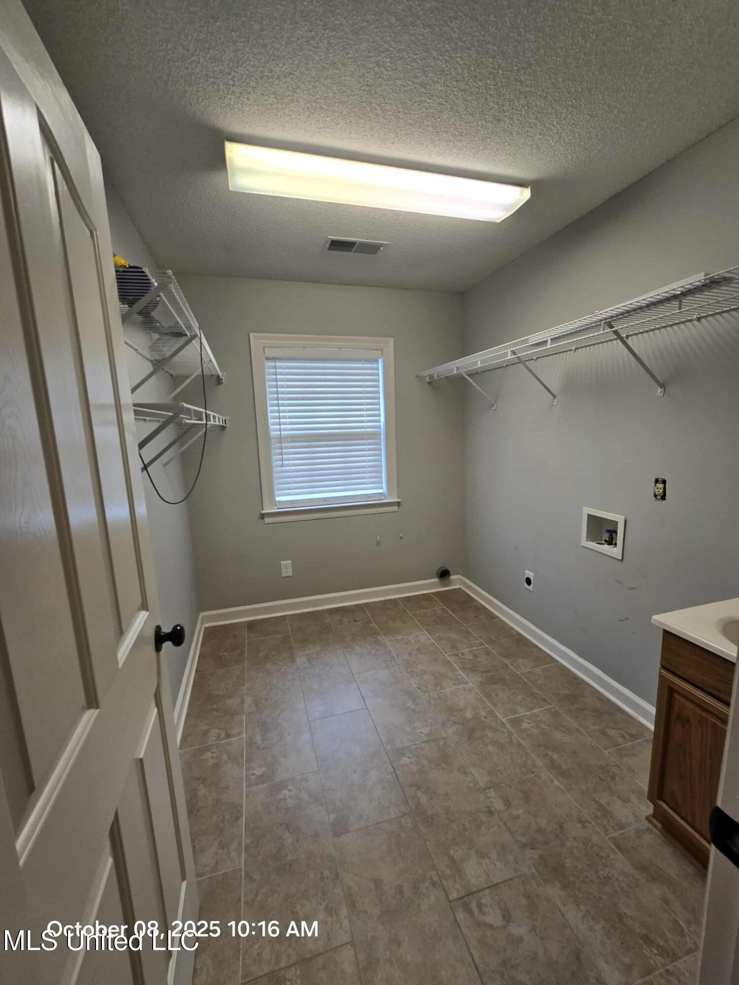 3583 College Bluff Olive Branch, MS 38654 - Photo 17 of 26 Closet