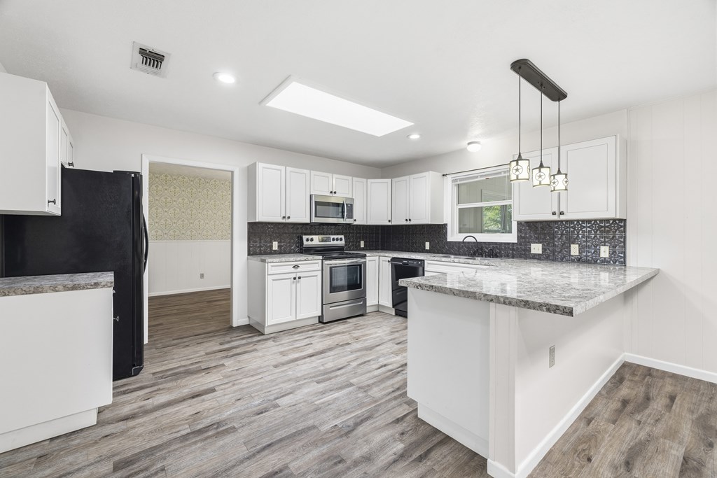 205 Wild Timber Drive Kerrville, TX 78028 - Photo 9 of 40 Kitchen