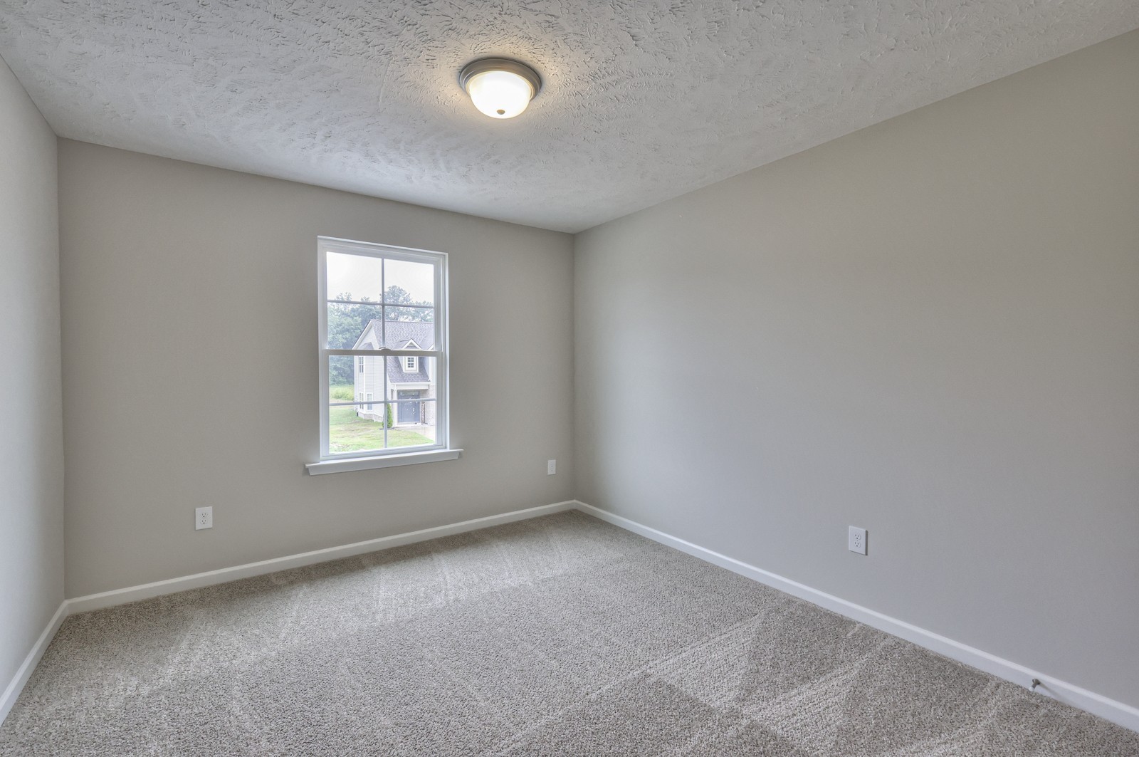 113 Creek Wood Road Manchester, TN 37355 - Photo 29 of 37 an empty room with a window