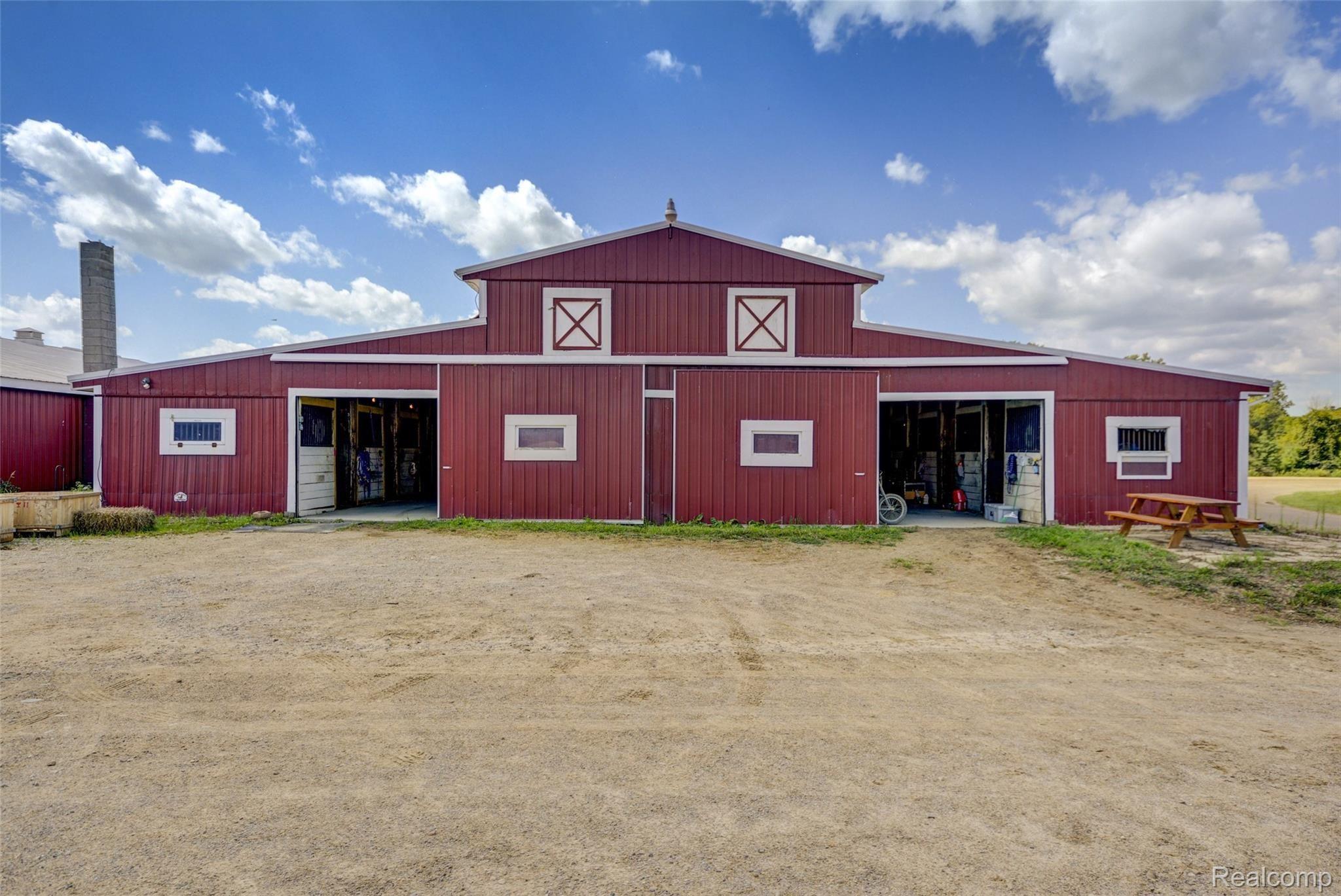 9451 East Prior Road Durand, MI 48429 - Photo 22 of 82 Main Barn